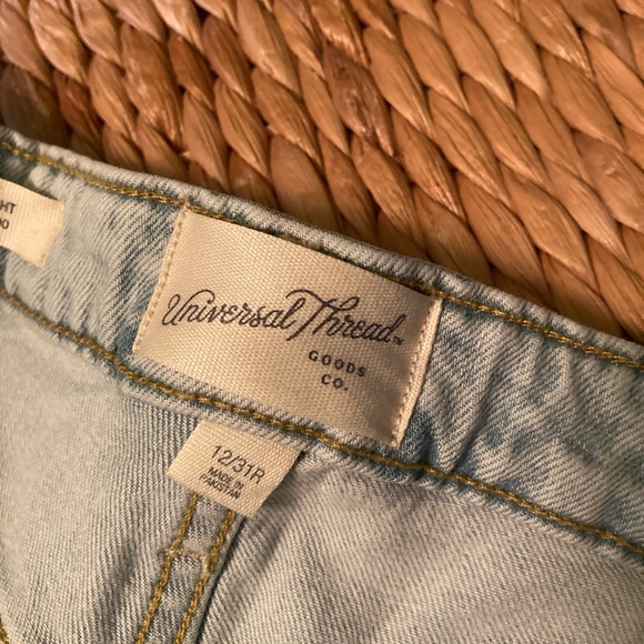 Women’s Jeans - Picture 2 of 5